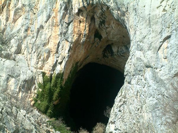 Cave Pozdravaća