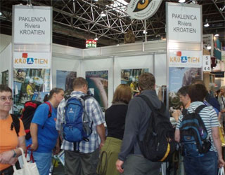 Präsentiert touristische Angebot auf der Messe in Deutschland Tour Natur